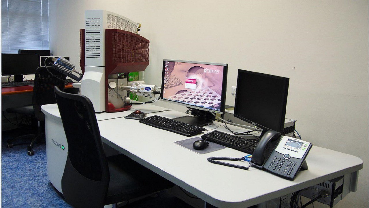 Field Emission Scanning Electron Microscope (Field Emission SEM) Mira 3-XMU